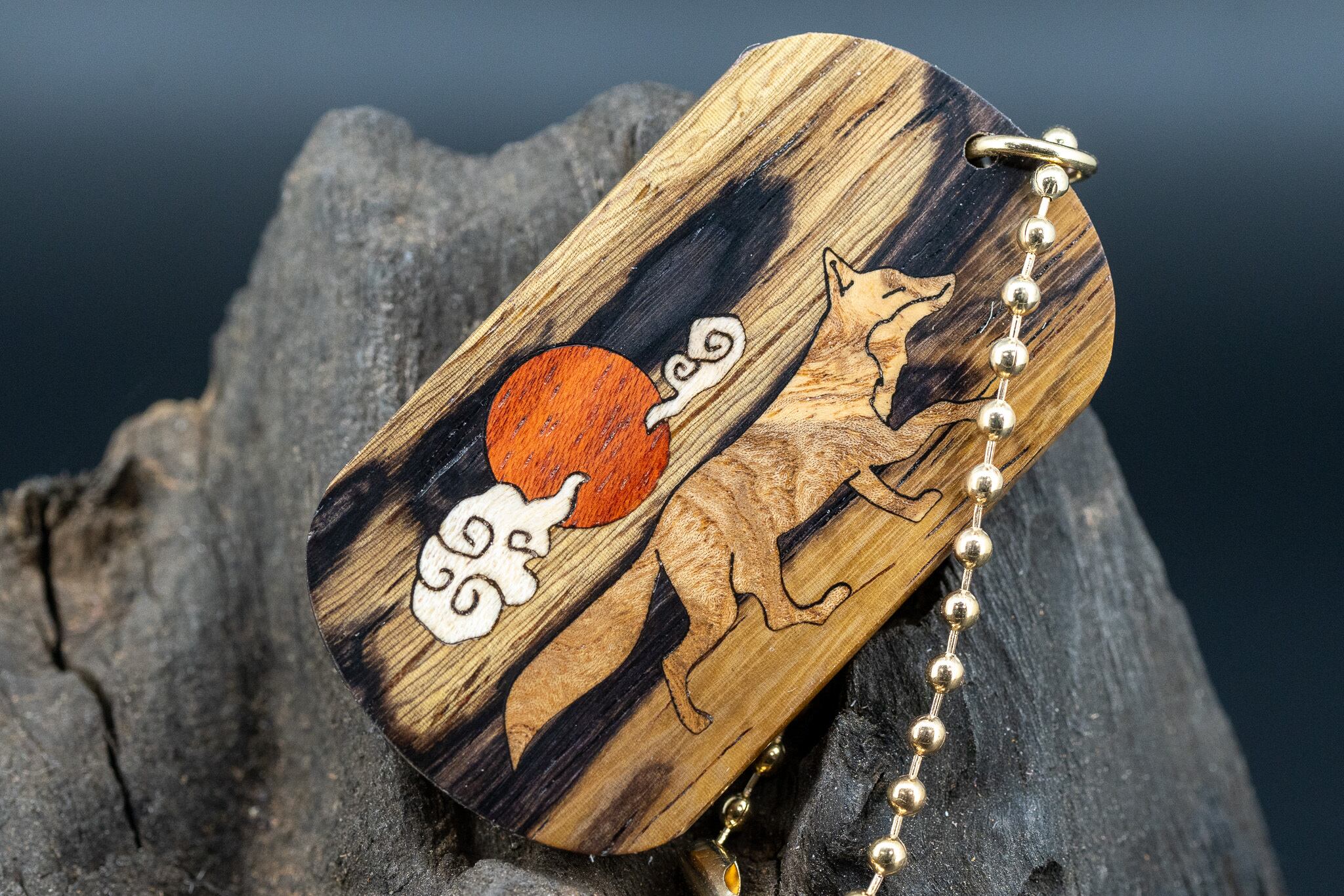 【 熱帯の黒き宝 】 ラオスブラック ドッグタグ 象嵌 十五夜きつね