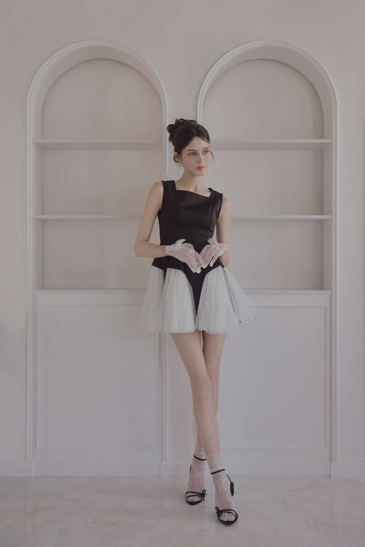 Back ribbon tulle dress