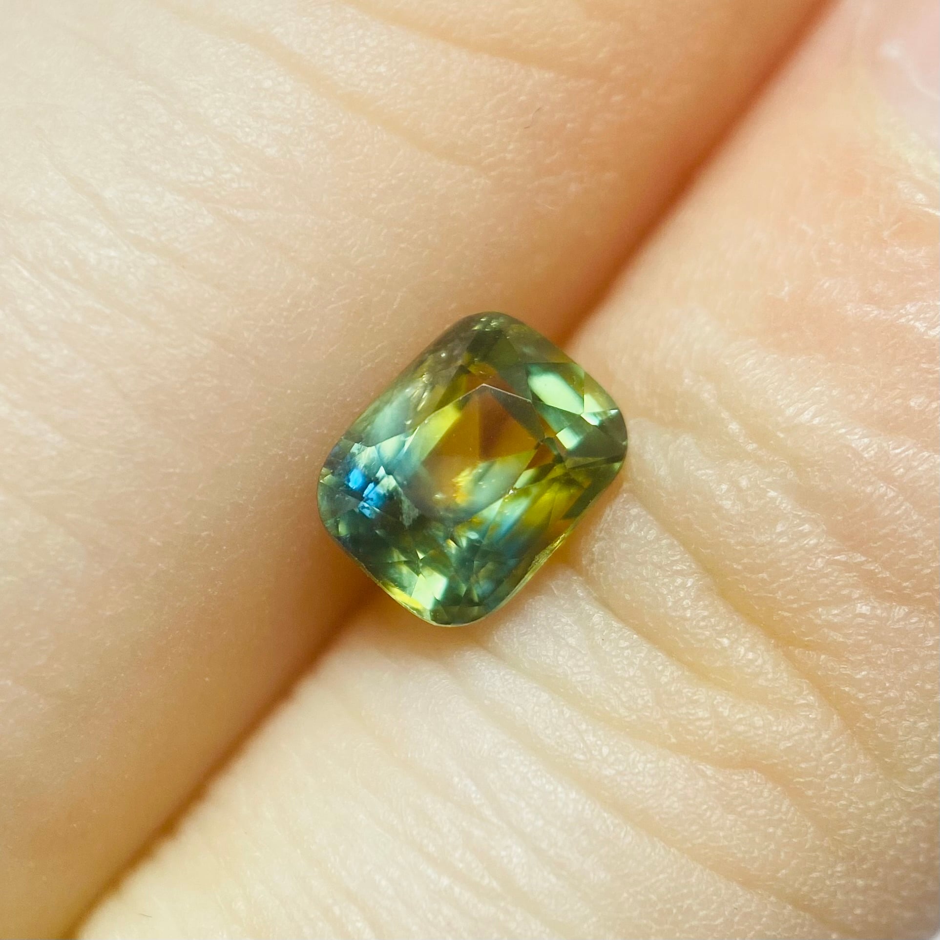 賑わう夜の街 サファイア