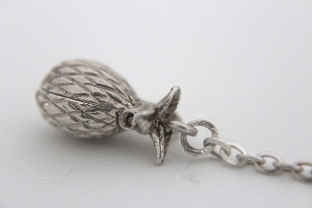 Pineapple / Vintage Charm Earring <Single>