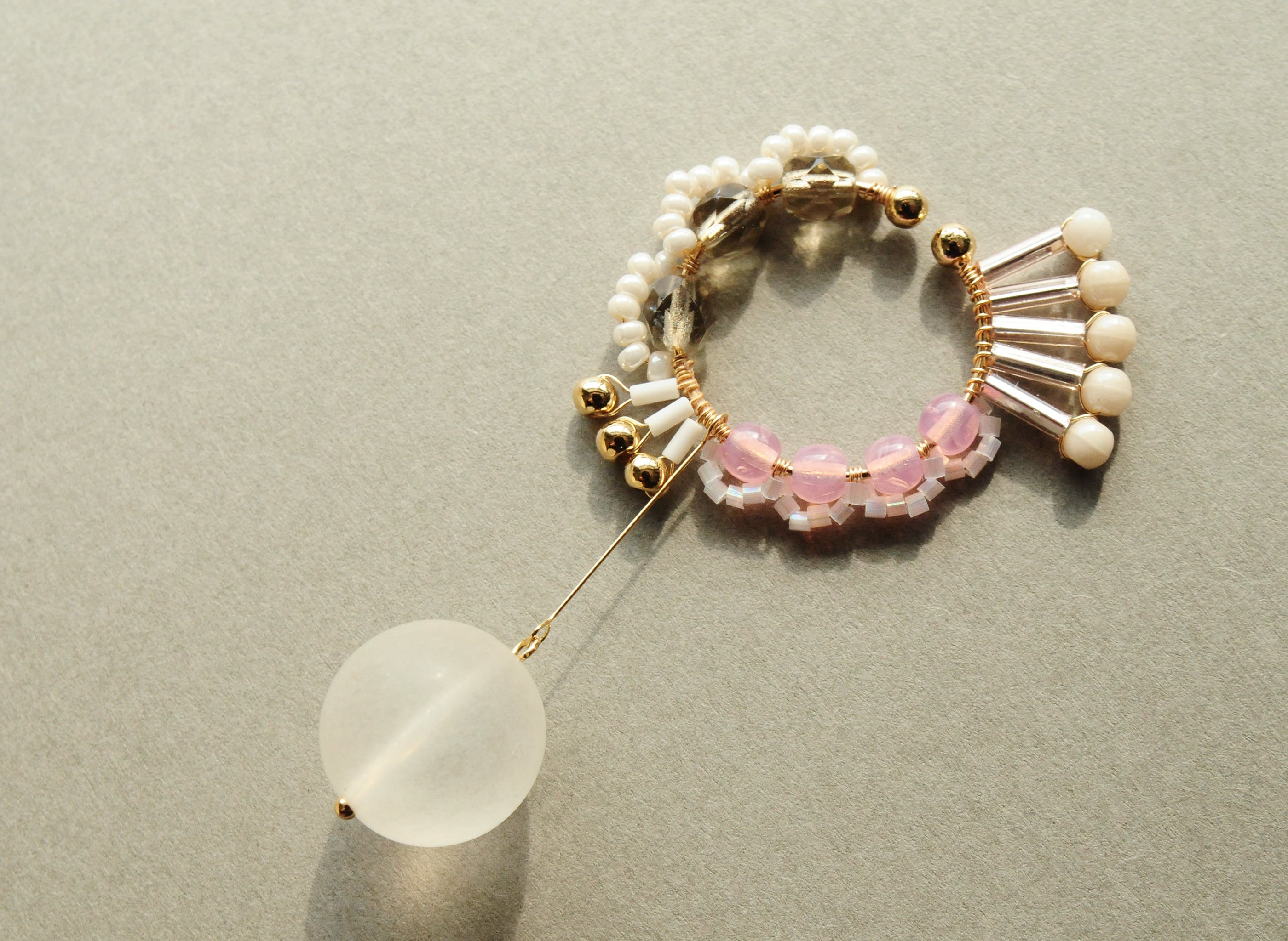 <Rollo~イロヅクビジュー~>イヤーカフ『 ハミングバードhummingbird/Swallow<Hana-gumori>』