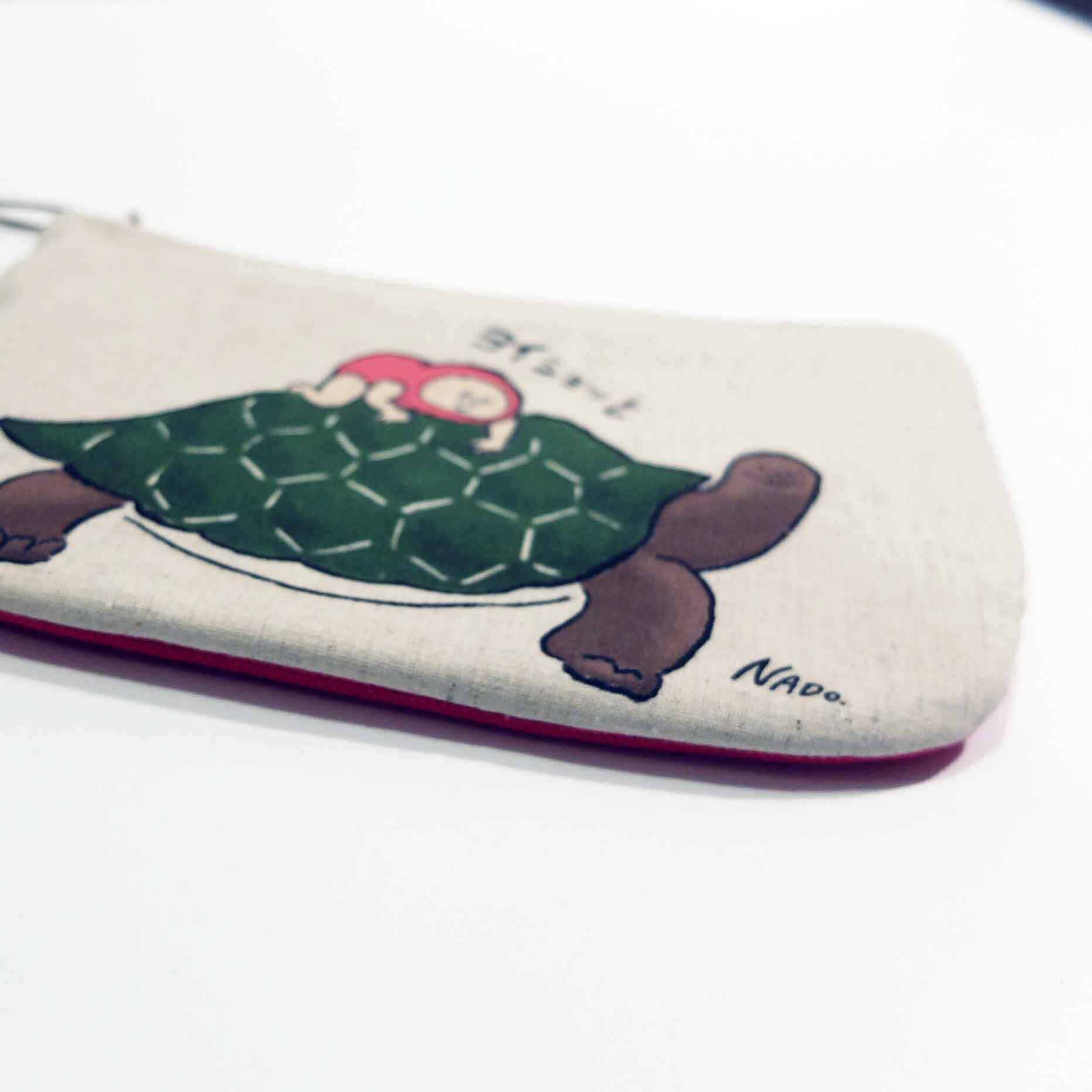 だるまのだーさん 薄型ポーチ(カメさんと) / ポーチ / NADO. /