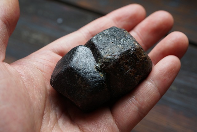 アルマンディン・ガーネット② Almandine Garnet Twin 180g