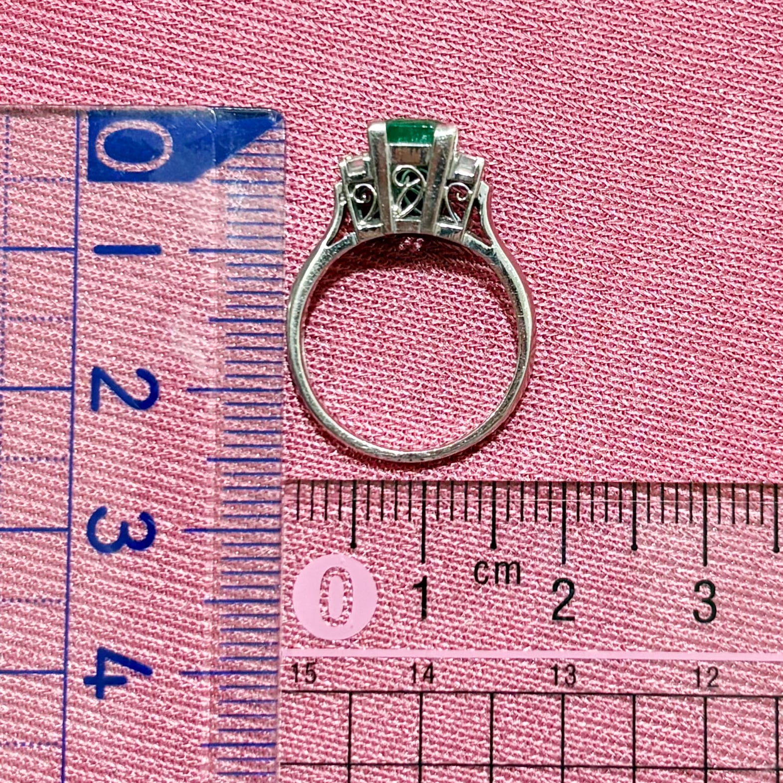 昭和ジュエリー エメラルド ダイヤモンド リング Pt900 1.01ct
