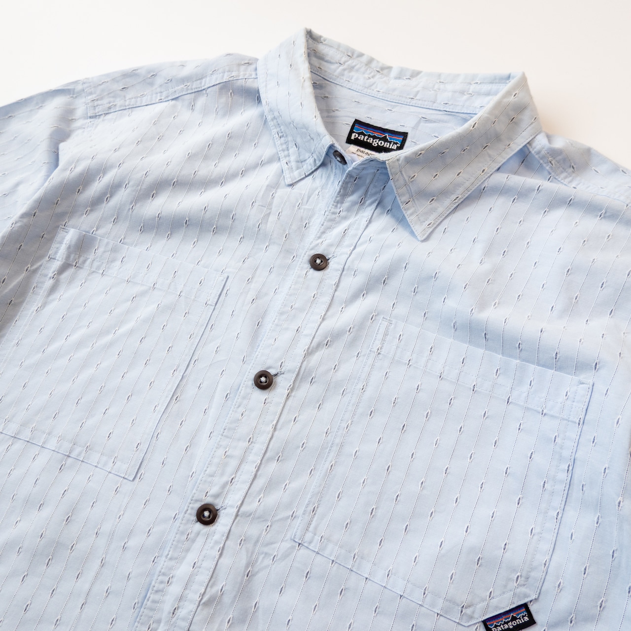 2006s Patagonia Featherweight Puckerware Shirt