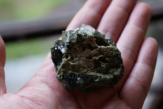 トルコ産エピドート / クォーツ (E) Epidote / Quartz