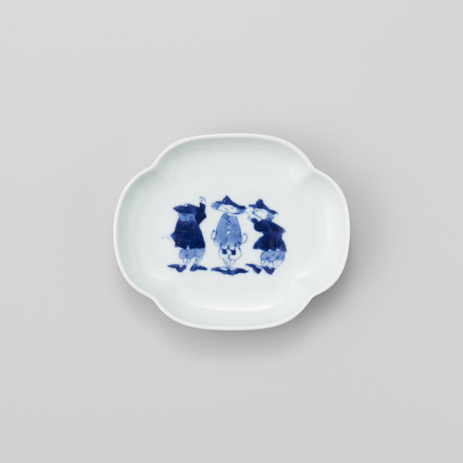 三人異人 | 株式会社 小島芳栄堂