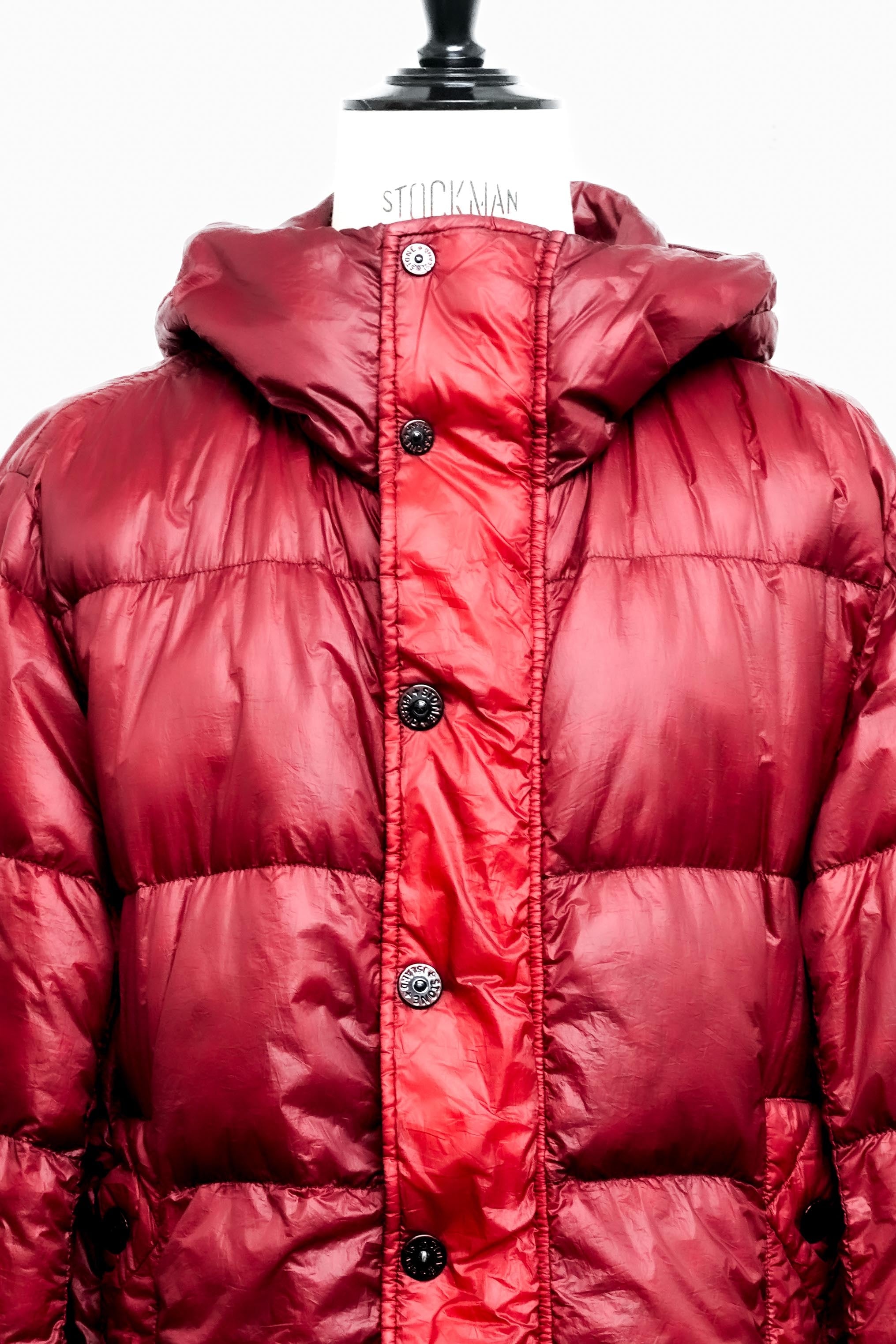 05AW “STONE ISLAND” Spalmatura Nylon Hooded Down Jacket – Red