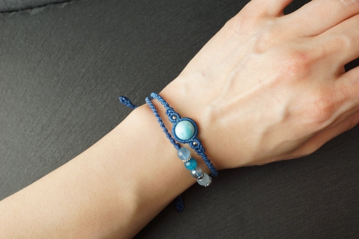 #499マクラメ一粒ブレスレット：ラリマー 499マクラメ一粒ブレスレット：ラリマー