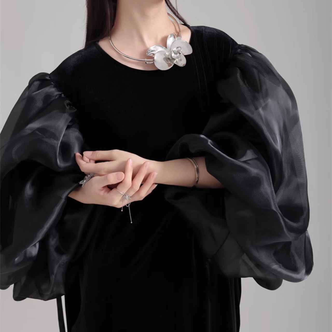 Oversized organza dress with puff sleeves (ME112)