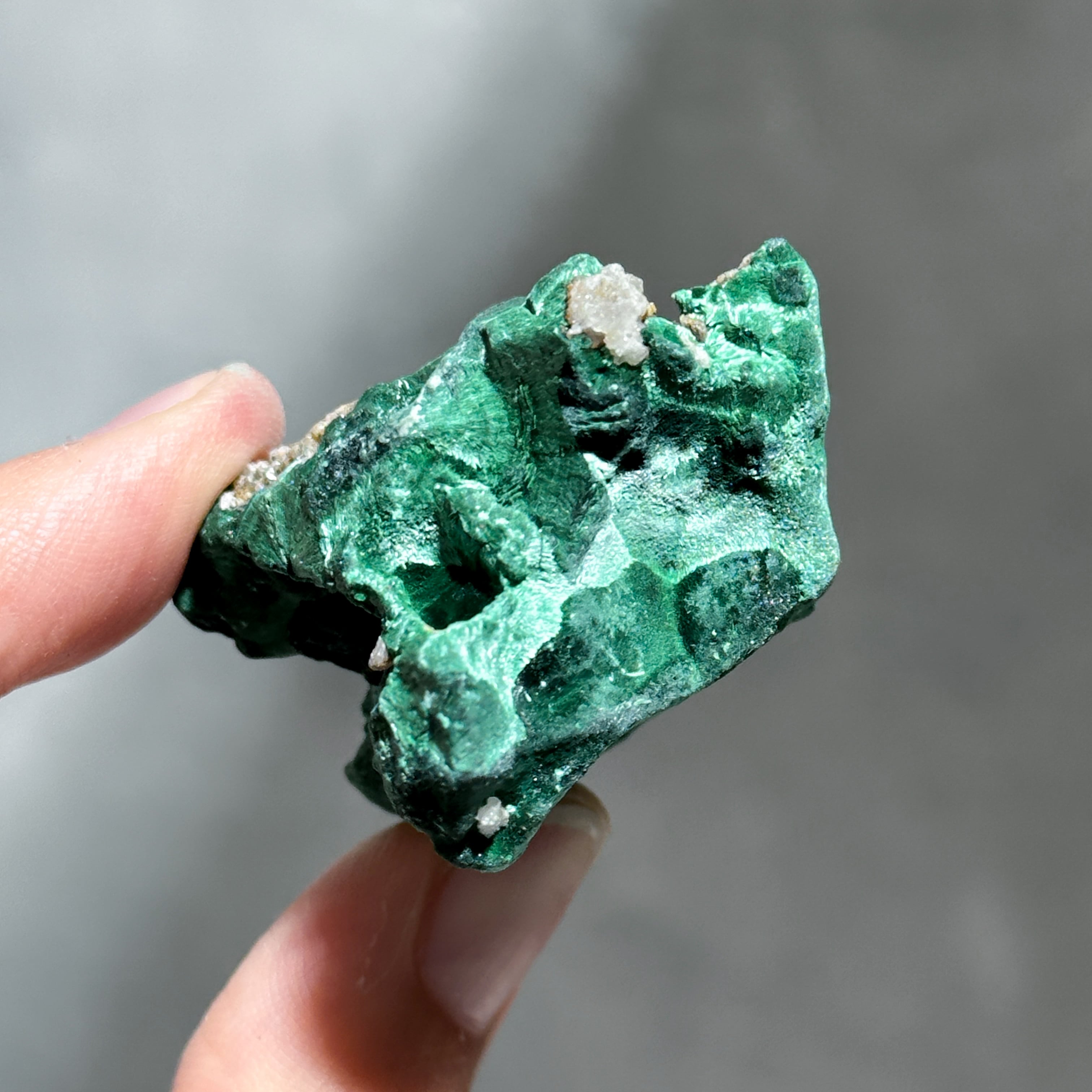 【⭐️超貴重・珍しい⭐️】濃厚緑色 アフリカ産 マカライト 原石 天然石 ベルベットマラカイト 原石65◇ Malachite ◇天然石・鉱物