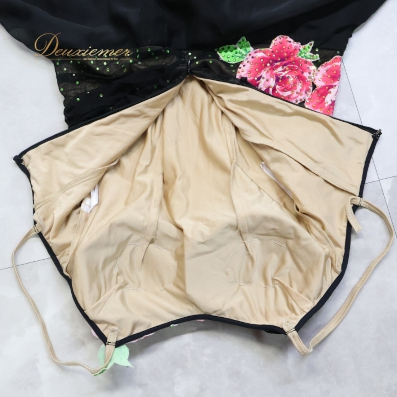 社交ダンス 衣装 ラテン ドレス ワンピース 黒 レース 花 デモ 競技 パーティ 発表会 軽い 薄い アームカバー ブラック系 ピンク系 フリル 動きやすい おしゃれ 大人可愛い 発表会用 ショートドレス 透け感 レディース