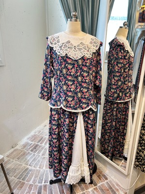 80’s  vintege flower print lace collar dress