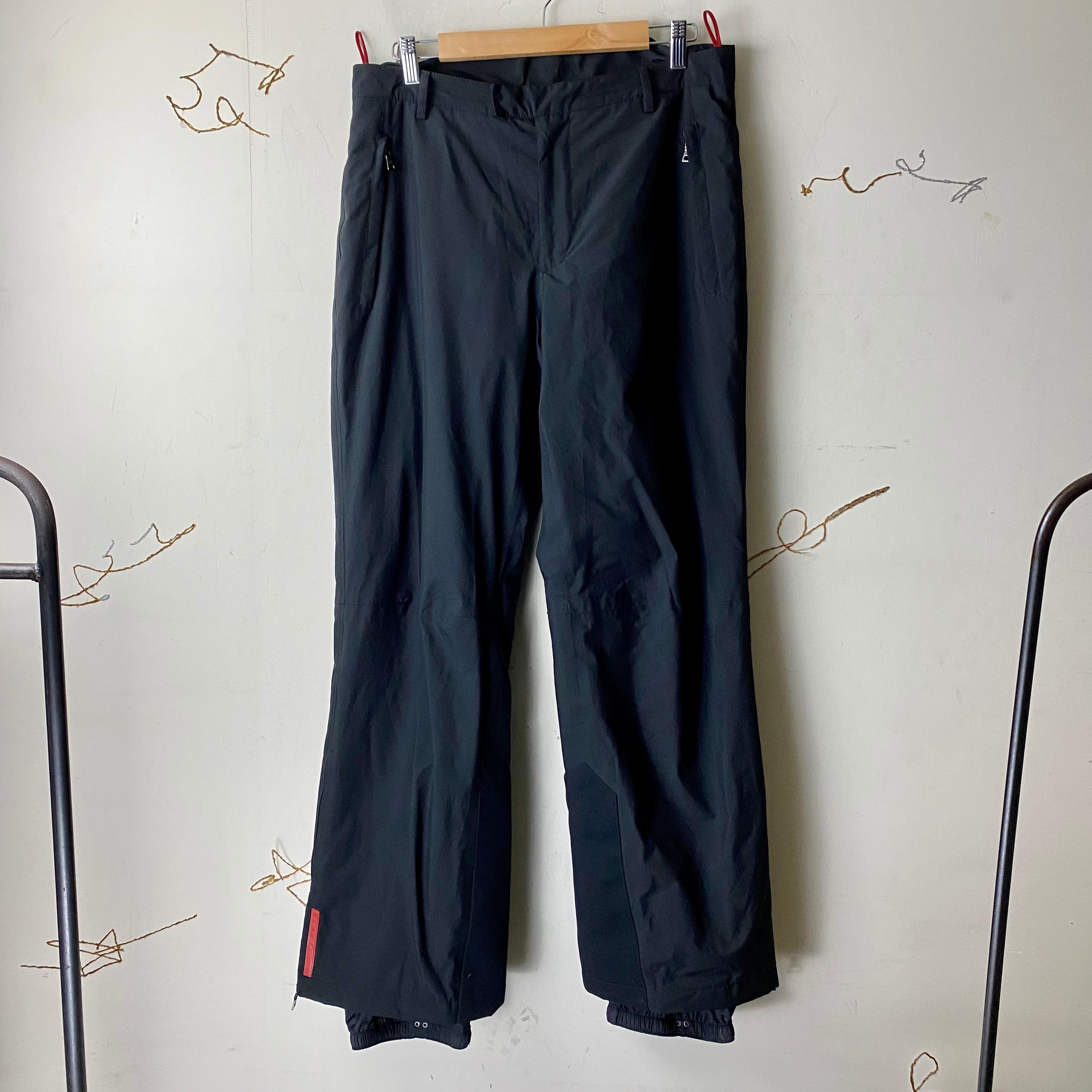 PRADA SPORT black padding goretex pants | NOIR ONLINE 