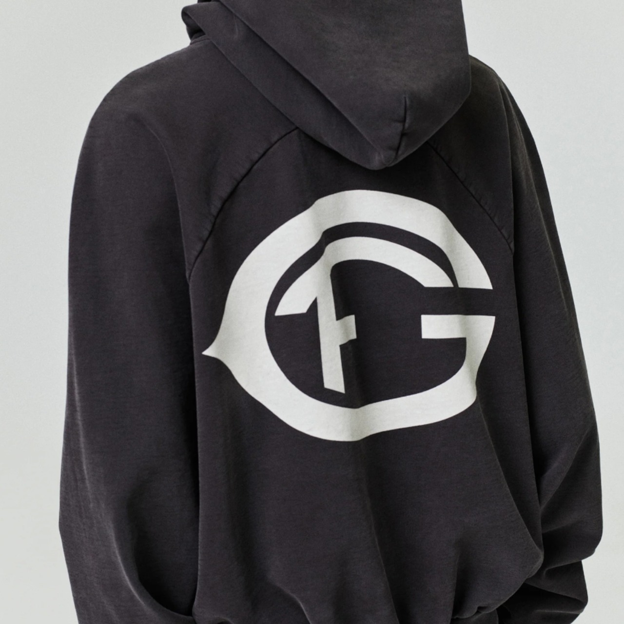 【FEAR OF GOD】"""F OF G"" CLASSIC FIT HALF RAGLAN HOOD - 4