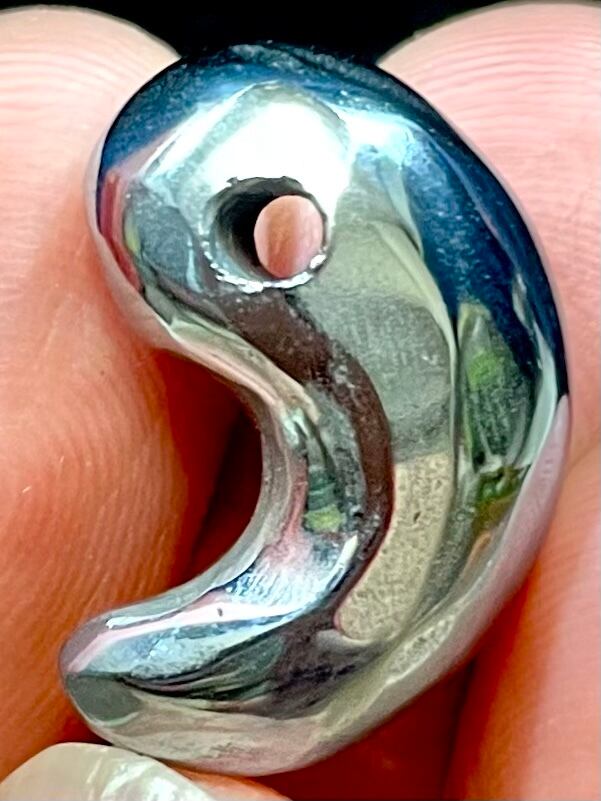 8) 奇跡の高純度!国産「テラヘルツ」ハンドメイド勾玉・究極バージョン