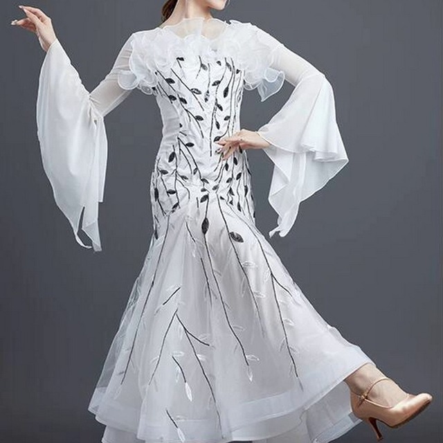 ラウンドネック刺繍ロングドレス ベルスリーブ フレア ドレス ds0504