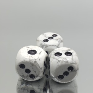 ハウライトサイコロ 2×2cm
