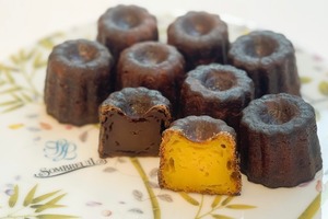 カヌレ・ド・ボルドー（Cannelé de Bordeaux） カヌレ・ショコラ（Cannelé  Chocolat）8個入