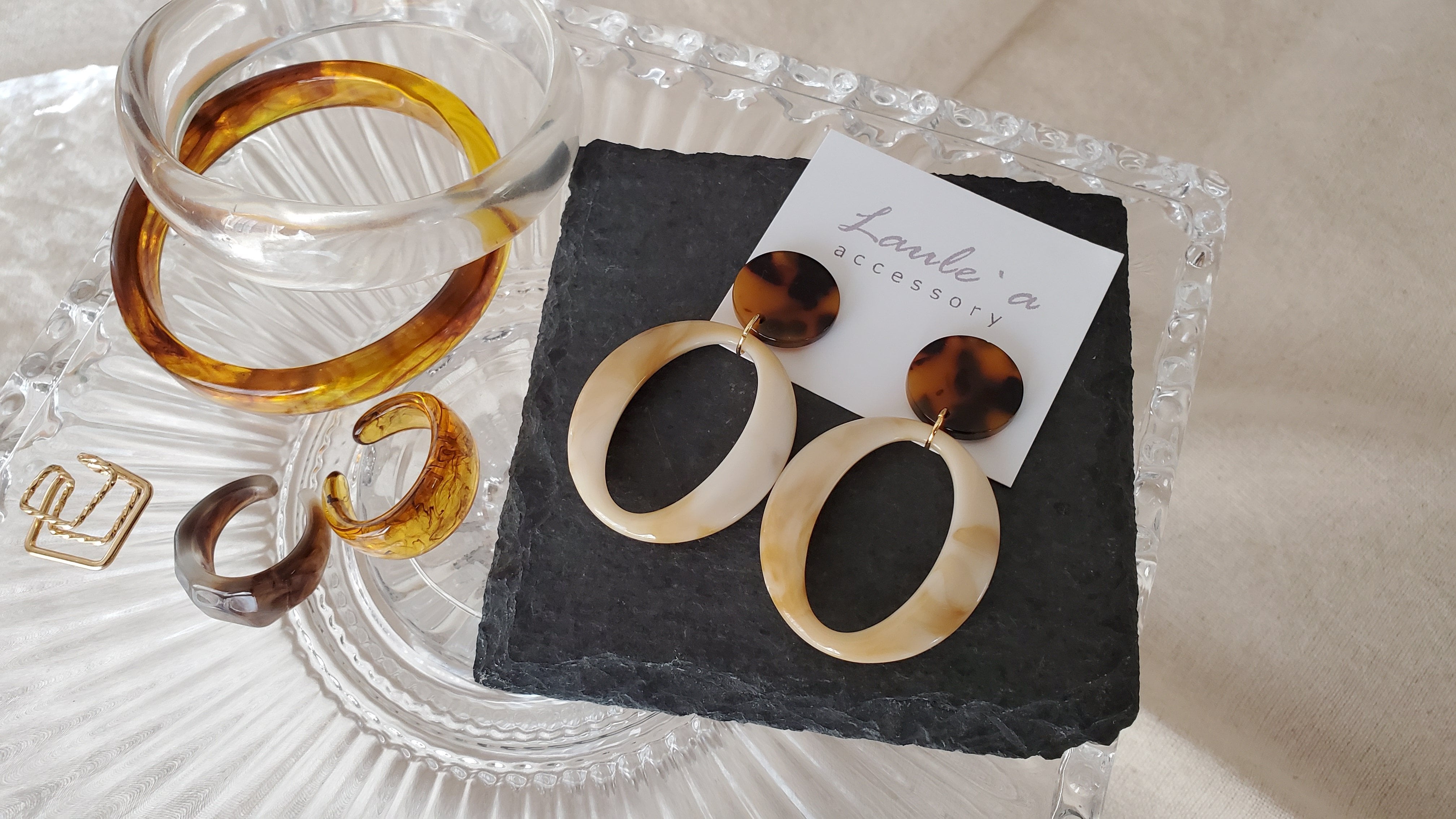 大ぶりべっ甲ピアス Laule'a（ラウレア）ハンドメイドアクセサリーのお