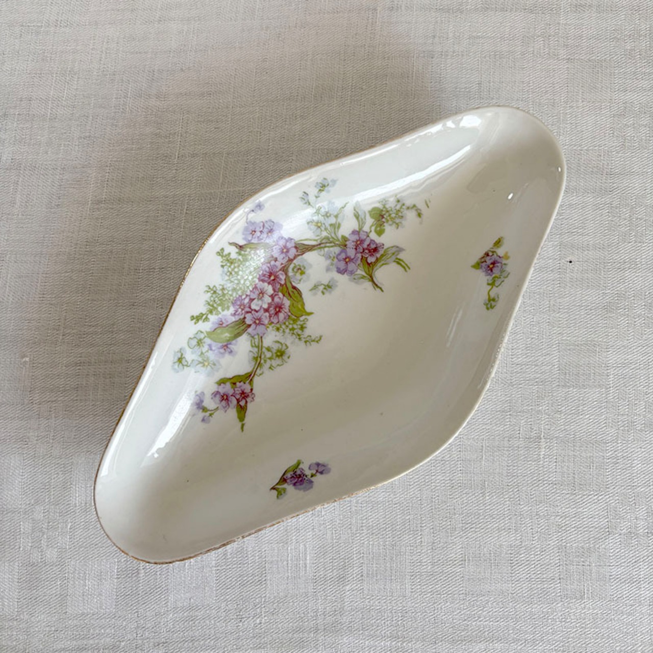 ラヴィエ　菱形プレート　前菜　プチガトー　おつまみ入れ　野花金彩 19twg5