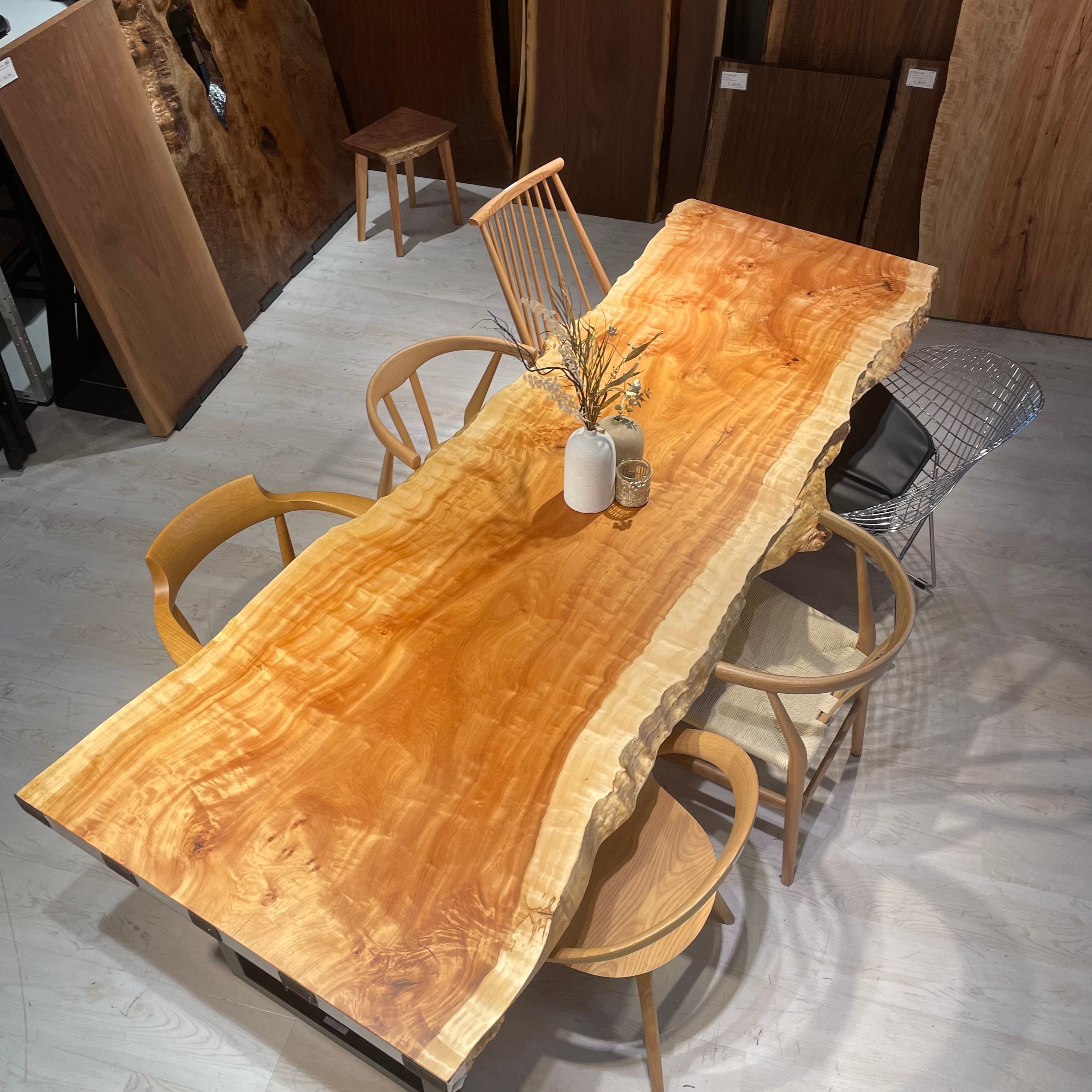 Premium】栃（トチ）_2520×750-920×55_青山店_テーブル天板/一枚板