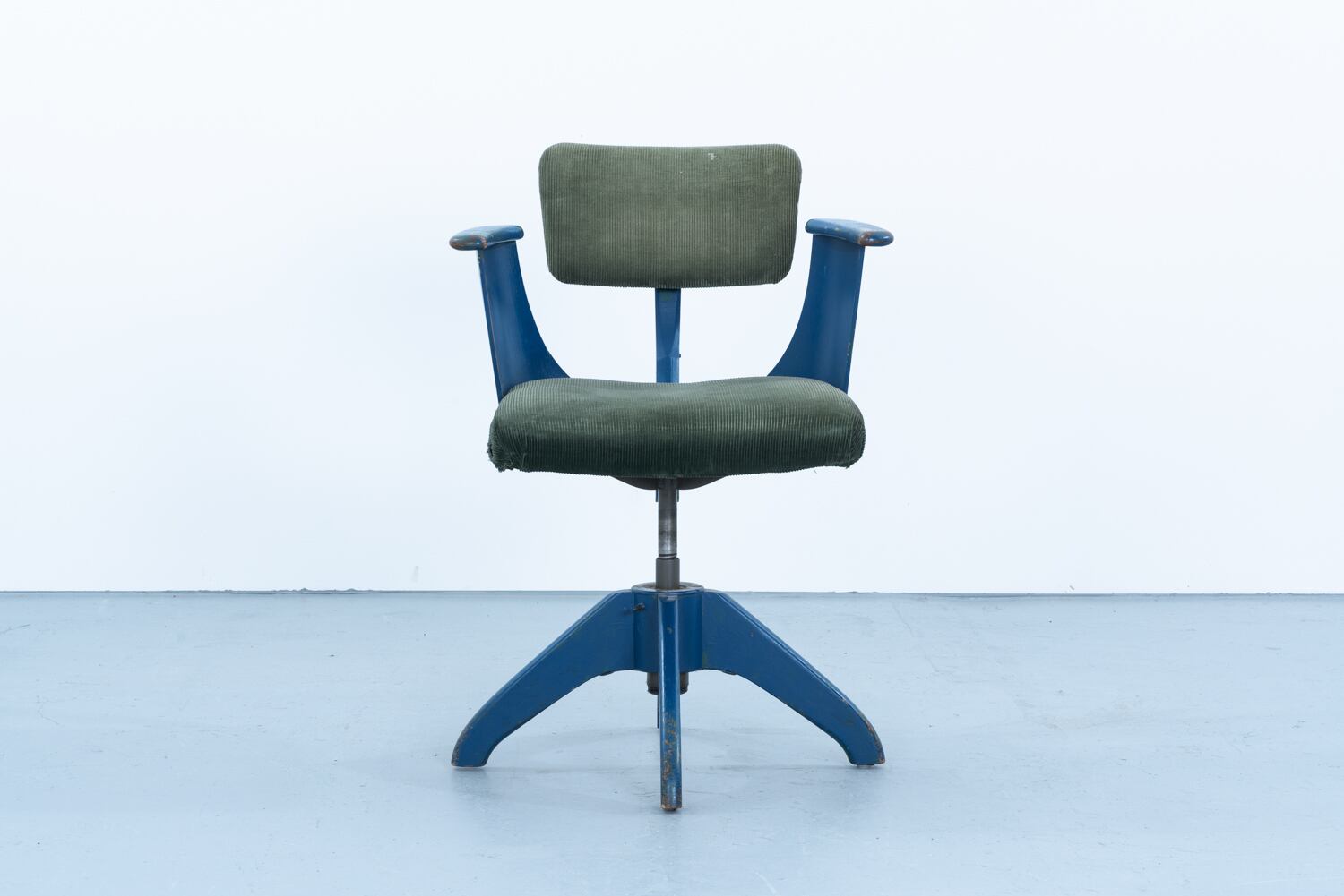 Hans J Wegner | GE240 easy chair & GE240S ottoman set | kaikki