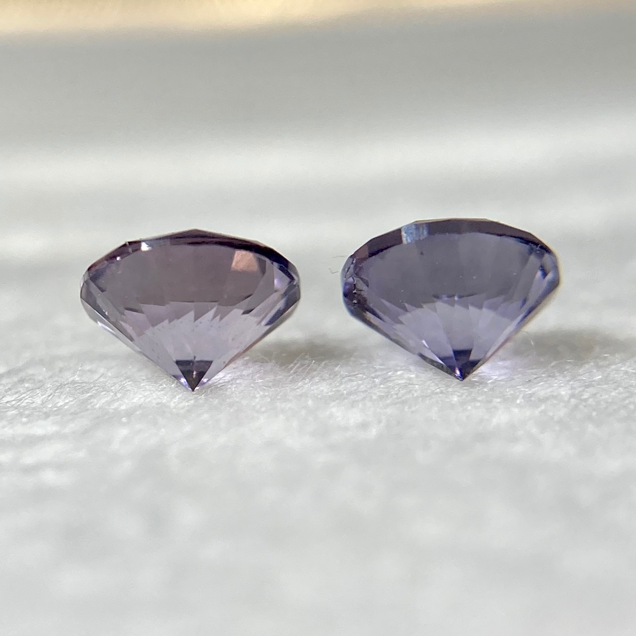 訳あってお買い得 2点スピネル　約3.8mm　No.38W-3