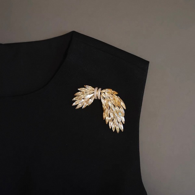 angel wings brooch K891