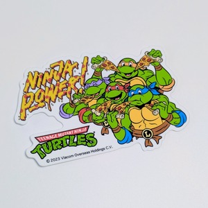 送料無料!!【 DIE-CUT STICKER / ダイカットステッカー】『 Teenage Mutant Ninja Turtles / タートルズ 』メンバー集合 TMNT / ステッカー / シール 〚アメリカン雑貨 アメトイ〛