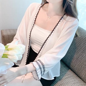 【送料無料】 カーディガン 日焼け防止 UV サマーカーディガン ガウン 冷房対策 アウター 羽織り ショート 長袖 フレア袖 フレアスリーブ Vネック フレア Aライン 透け感 シースルー ホワイト 大人カラー 薄手生地 かわいい 大人可愛い 綺麗 シンプル カジュアル 大人 上品 おしゃれ お洒落 大人女子 こなれ感 エレガント コンサバ 定番アイテム 体型カバー 無地 夏 女性 レディース ママ 20代 30代 40代 デート お出かけ 女子会 お呼ばれ お茶会 授業参観 休日 アウトドア