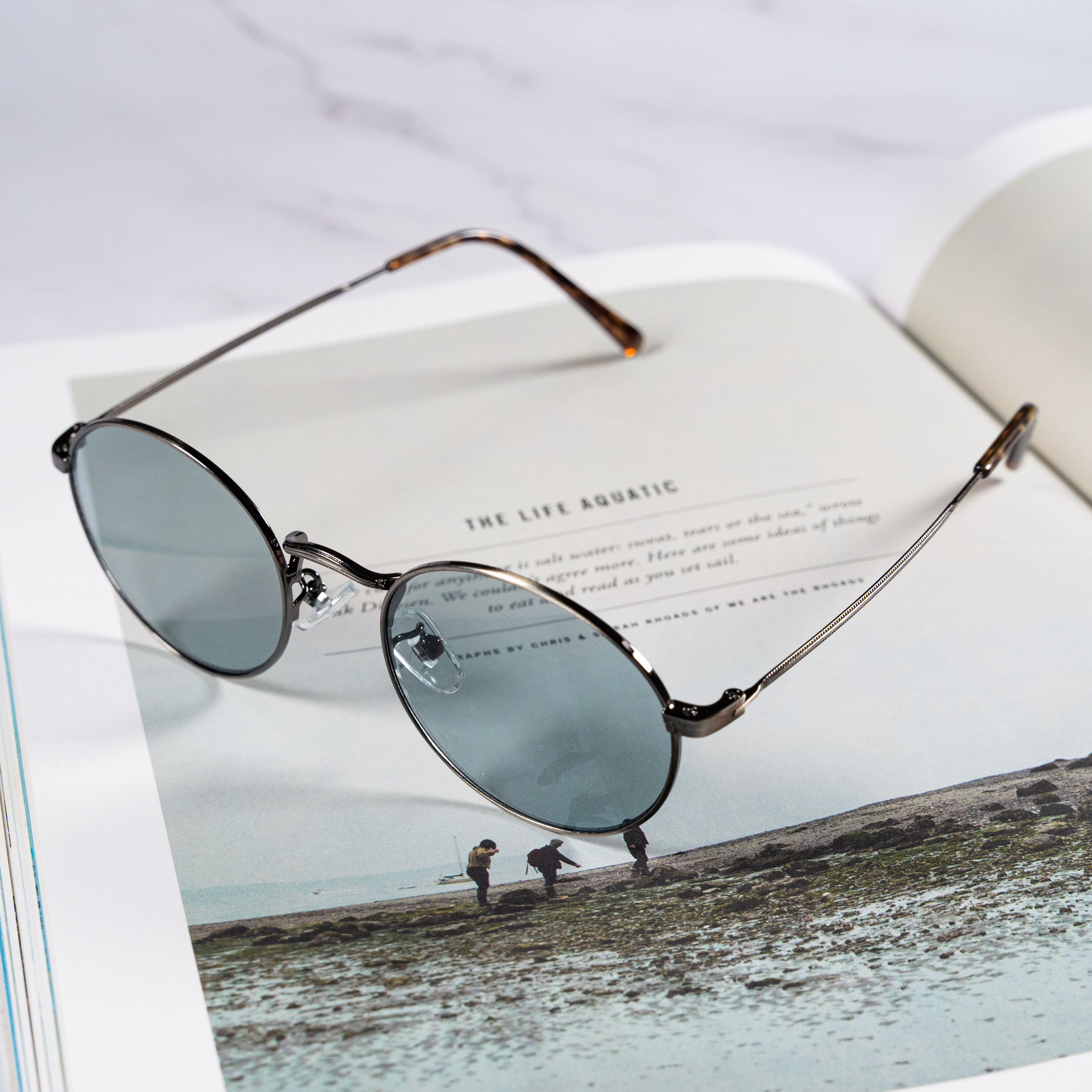 クローバー　グレー　チタン　オーバル型　サングラス オーバル タイプ サングラス | soleil1995