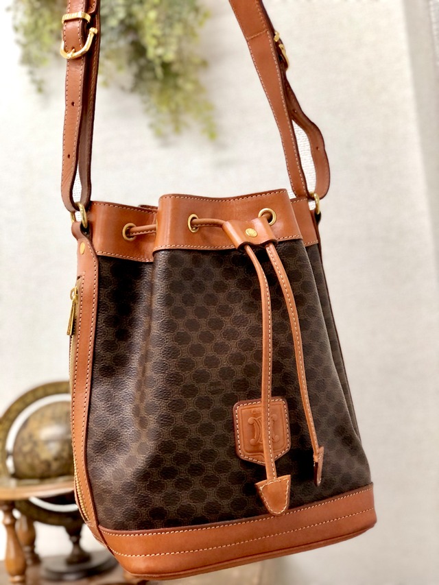 CELINE セリーヌ マカダム ブラゾン型押し 巾着 ショルダーバッグ ブラウン vintage ヴィンテージ オールド aicwpz