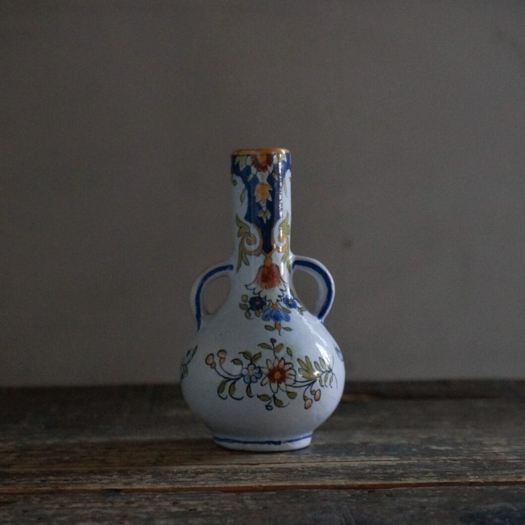 古いフランスの陶器花瓶