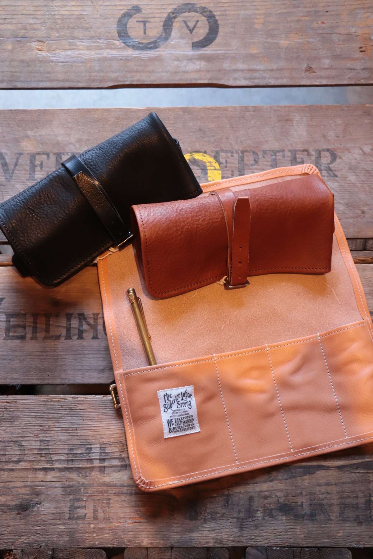 THE SUPERIOR LABOR/シュペリオールレイバー leather roll pen case 