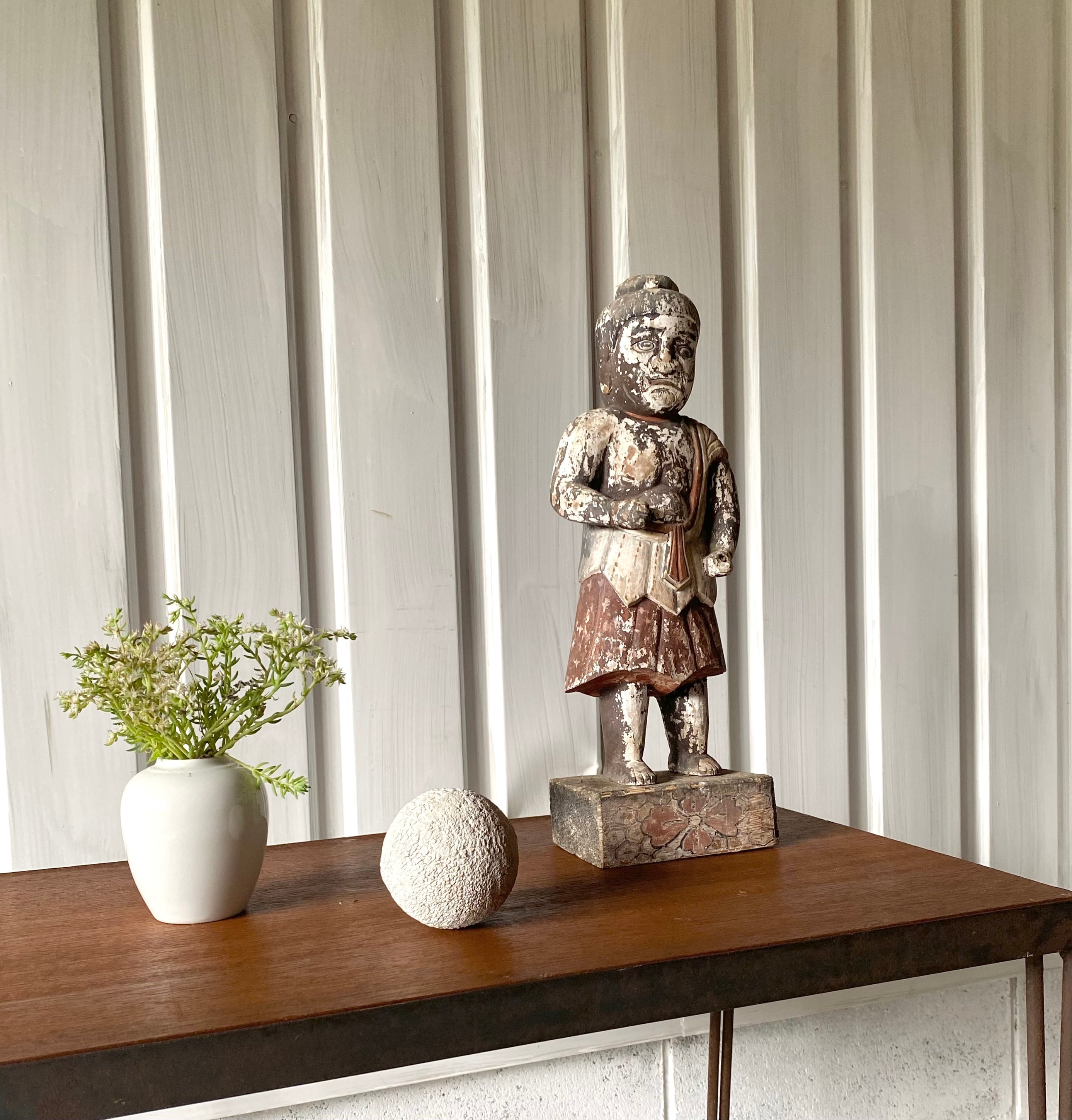 神聖な佇まいの木彫人形[古道具] | giraffes craft