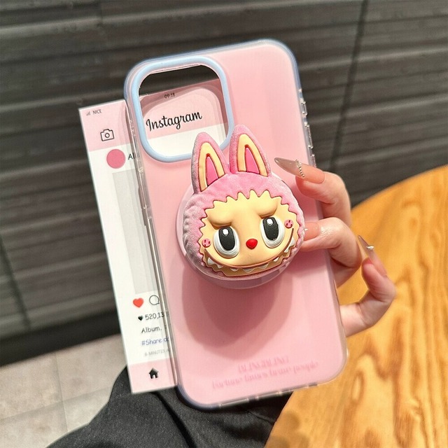 萌え！Labubu 可愛い 植毛スタンド付き マグネットクリアケース 5色展開 iPhone 16 Pro Max等対応 高級な手触り 抜群の防護 立体スタンド ラブブ
