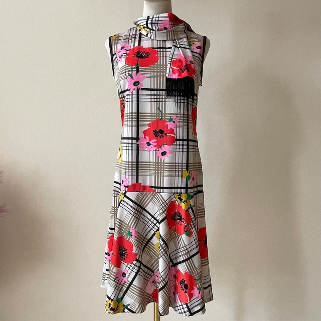R&K 70s Vintage Floral pattern Dress With Scarf W258