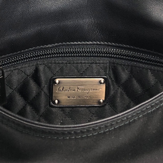 Salvatore Ferragamo サルヴァトーレ フェラガモ ショルダーバッグ ブラック ガンチーニ ナイロン ビジュー vintage ヴィンテージ オールド 5bhg4h