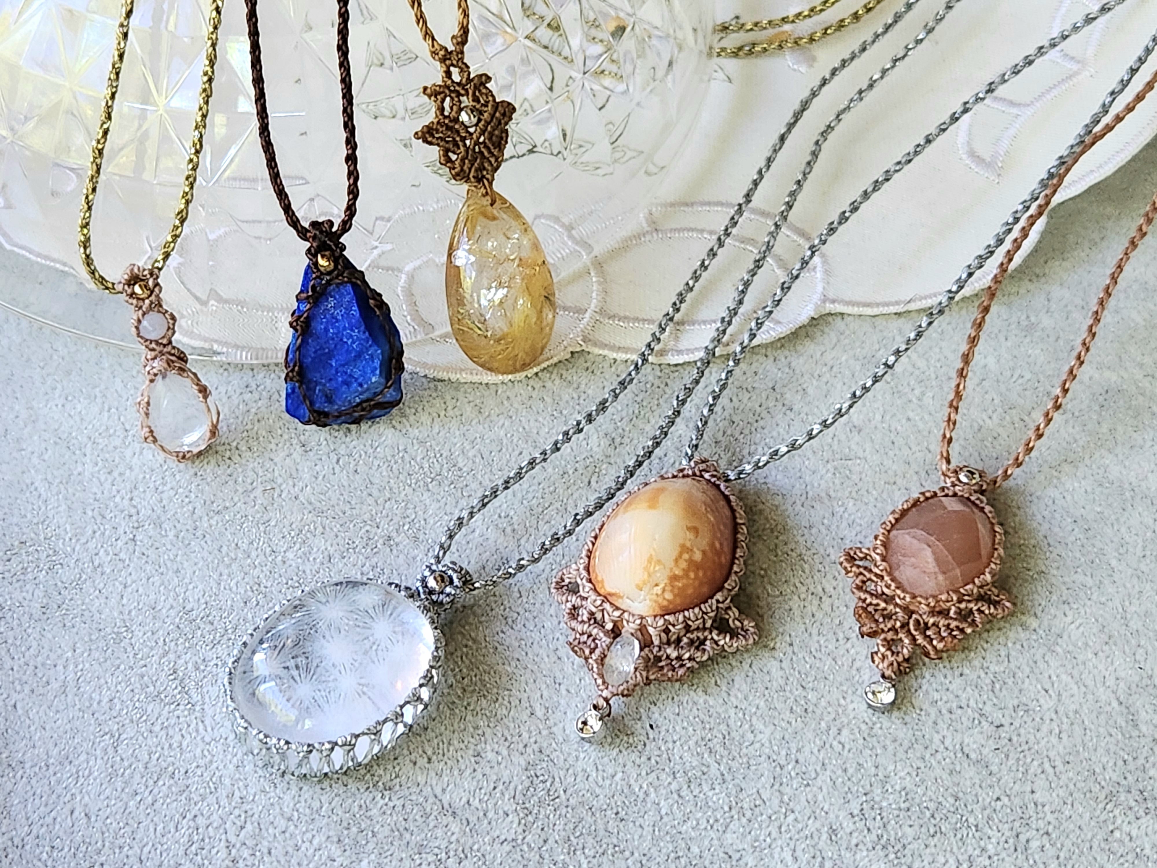 太陽の石〜サンストーン×マクラメネックレス WA】サンストーンマクラメネックレス | 月と太陽のしずく Macrame