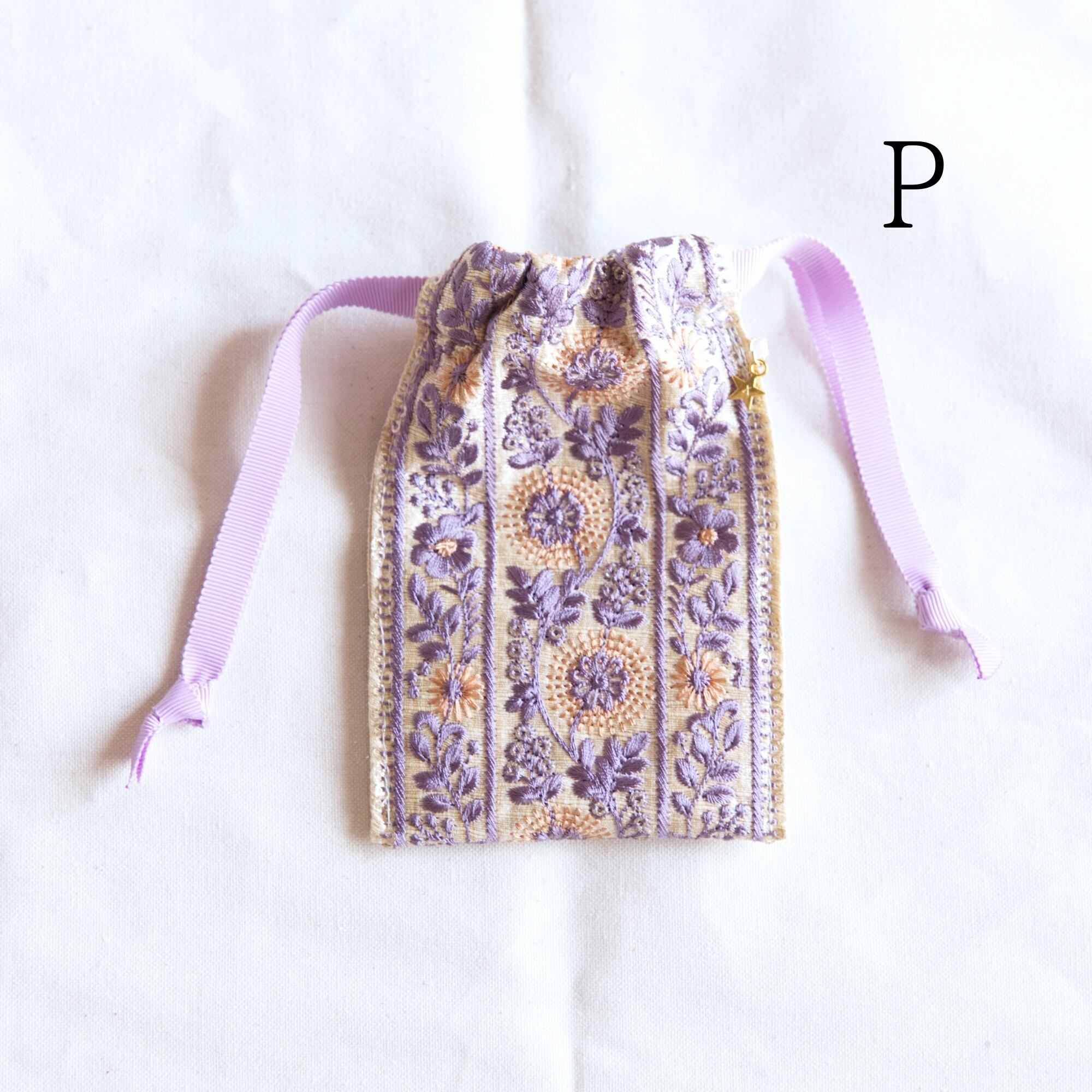 インド刺繍リボンのカードポーチ | AMENOMAME