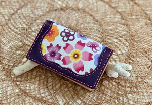 紅型カードケース　　（桜柄）　　革　パープル