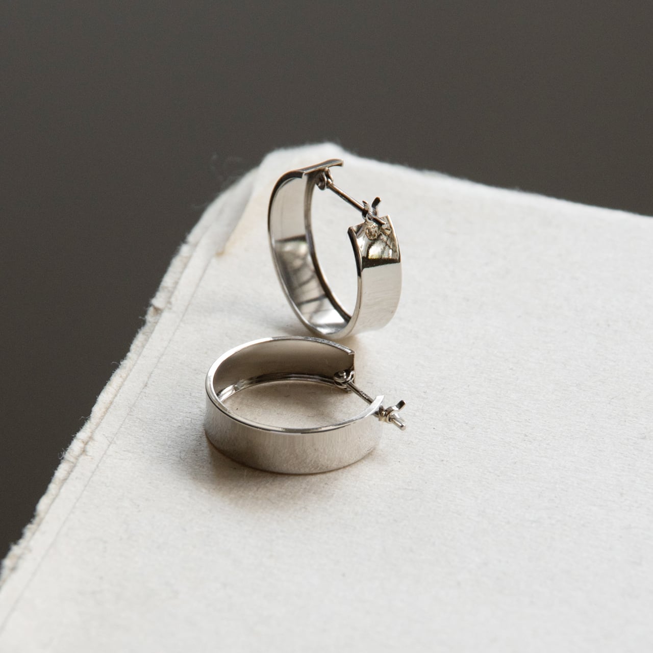 プラチナ直径18mmフープピアス【MPT0012P1】 | MONICE/モニス