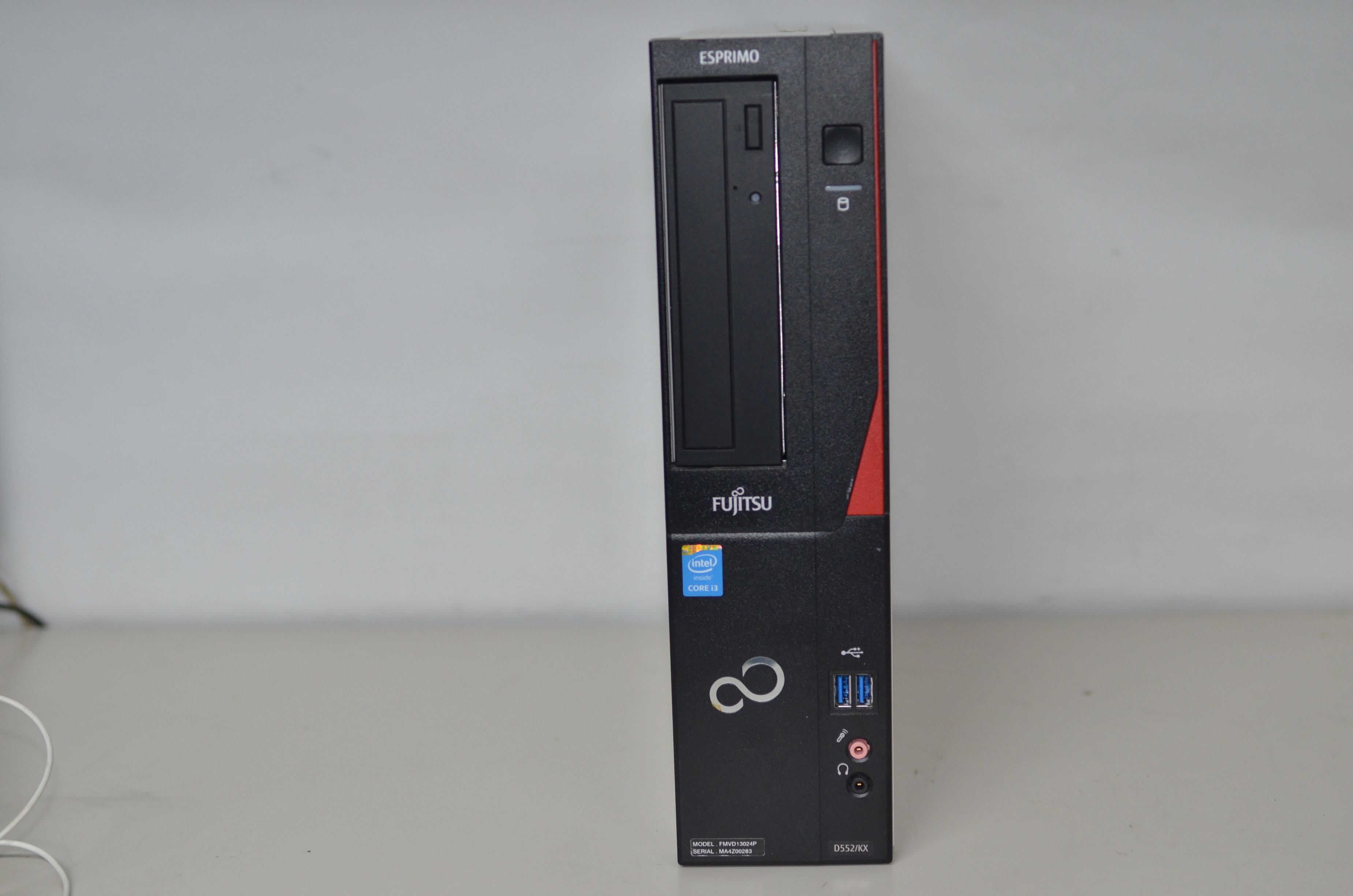 即、使えます。マイクロソフトオフィス付 富士通デスクトップパソコン 即、使えます。マイクロソフトオフィス付 富士通デスクトップパソコン