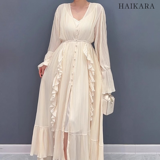 Long length dress with pleated chiffon fabric for an elegant look