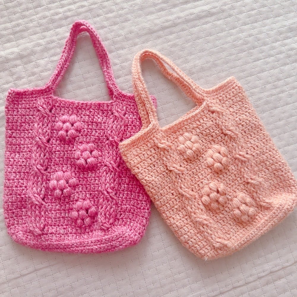 テリア♡玉編みバック♡ハンドメイド手編み♡グレーとピンクの編み物バッグ テリア♡玉編みバック♡ハンドメイド手編み♡グレーとピンクの