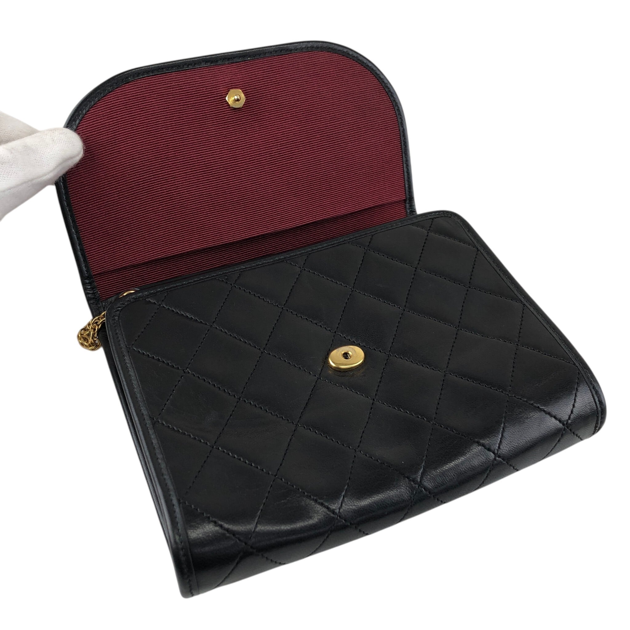 HILOCHANEL ブラック マトラッセ　ヴィンテージ　ショルダーバッグ CHANEL シャネル ショルダーバッグ ブラック マトラッセ ココマーク