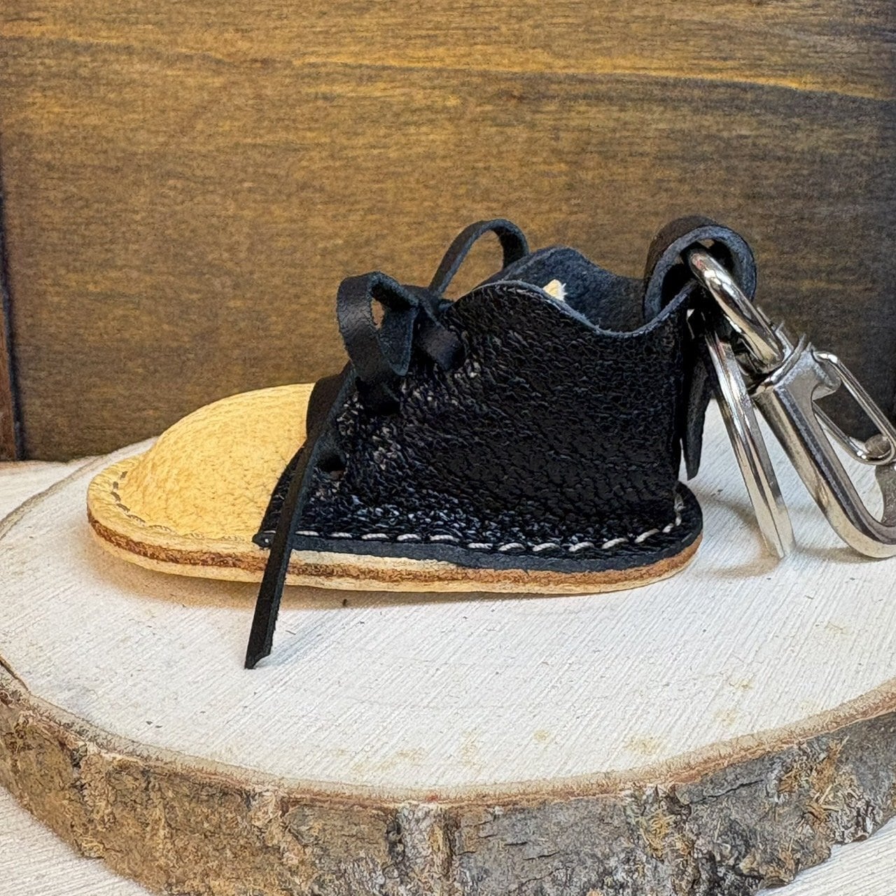 【猛獣のスニーカー】ミニスニーカーチャーム　ブラック&イエロー系　No５