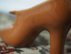 ブラウン 陶器のハイヒール 画像7