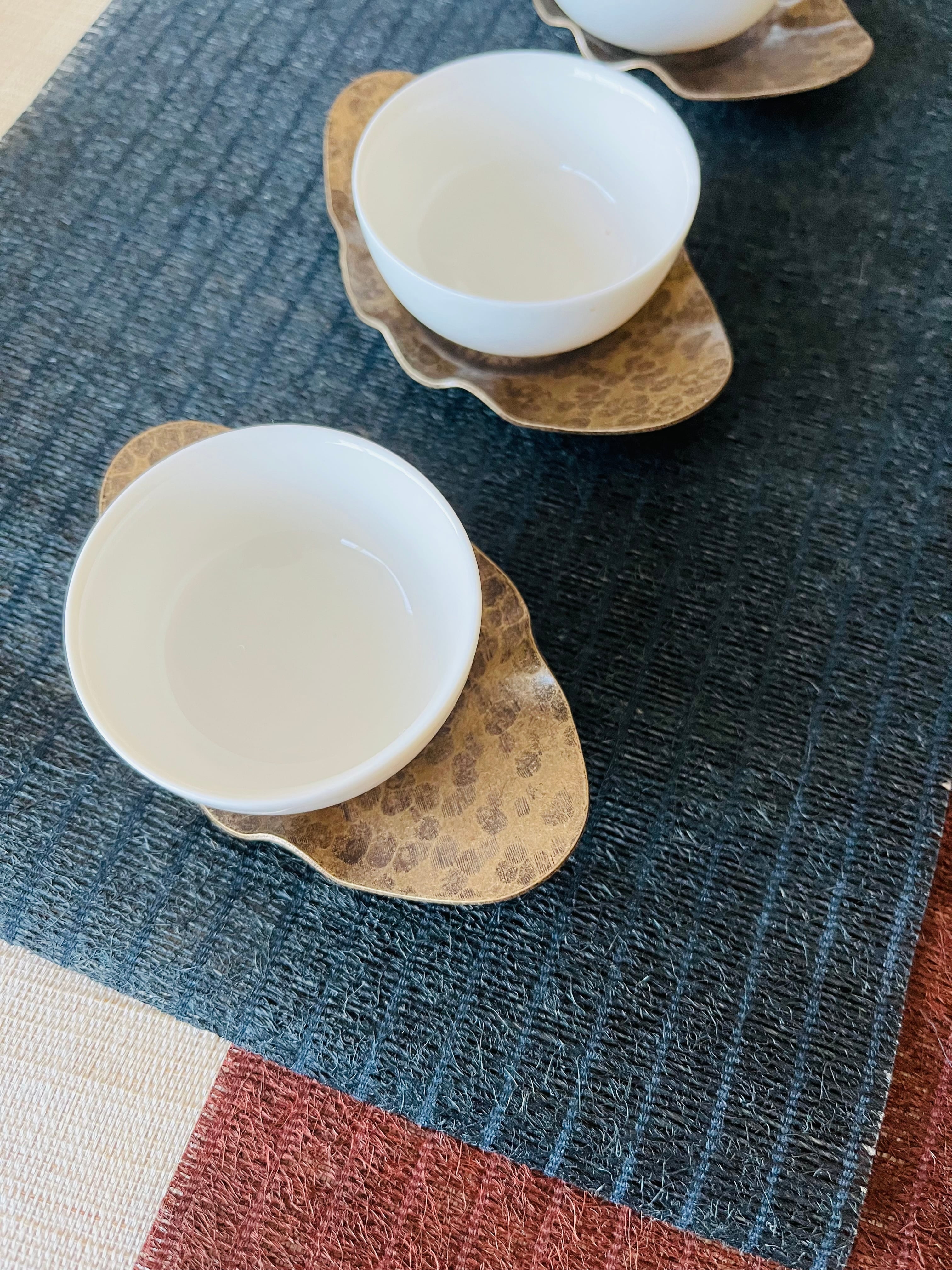 茶托 元宝 金属（ゴールド） | 茶海堂 Chakaido